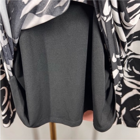 EUC Jones New York Drape Neck Top - Picture 8 of 10